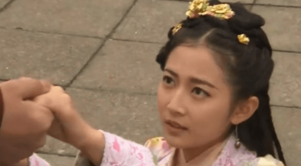 “红气养人也毁人”!离开唐嫣去打酱油的陈钰琪,眼里终于有光了 “红气养人也毁人”!离开唐嫣去打酱油的陈钰琪,眼里终于有光了