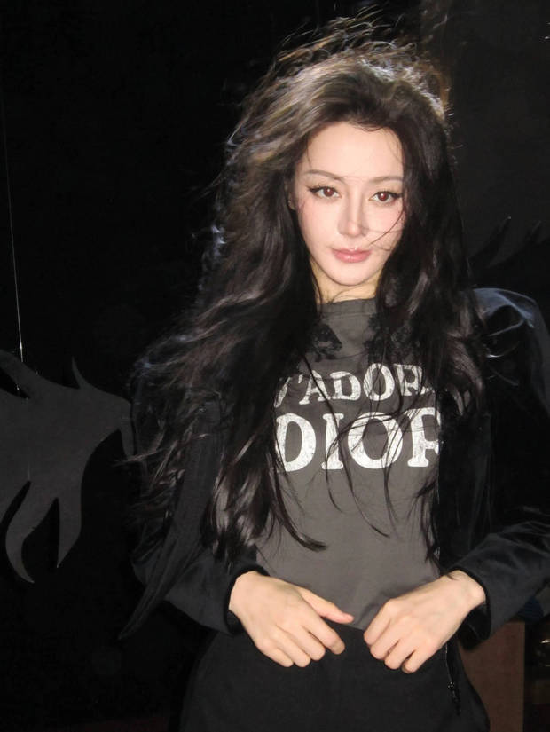 迪丽热巴复古名媛造型尽显女王气质