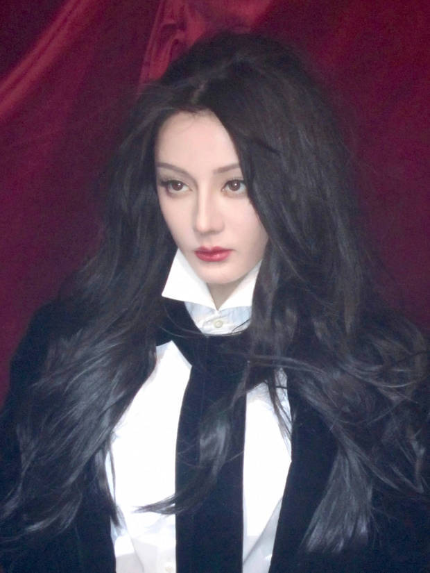 迪丽热巴复古名媛造型尽显女王气质