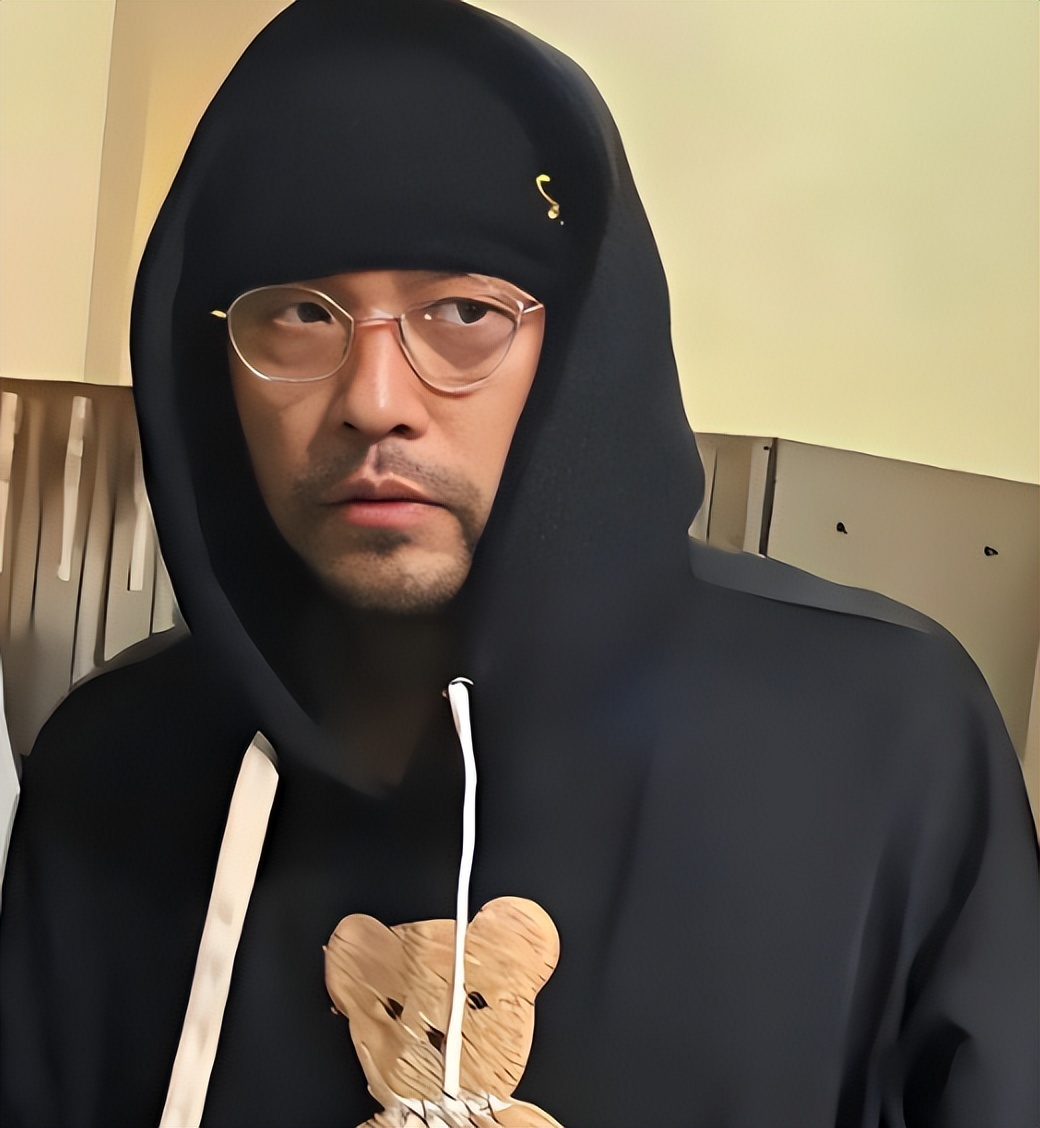钱再多有什么用！46岁周杰伦现状曝光！病情严重到走路需要人搀扶