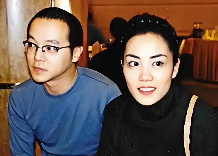 56岁王菲没想到，自己那因出轨离婚的前夫窦唯，如今活成了这样