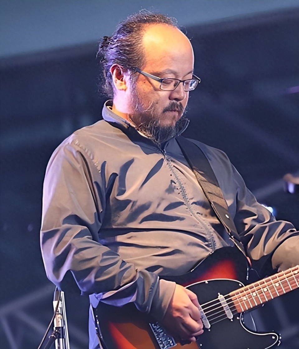 56岁王菲没想到，自己那因出轨离婚的前夫窦唯，如今活成了这样