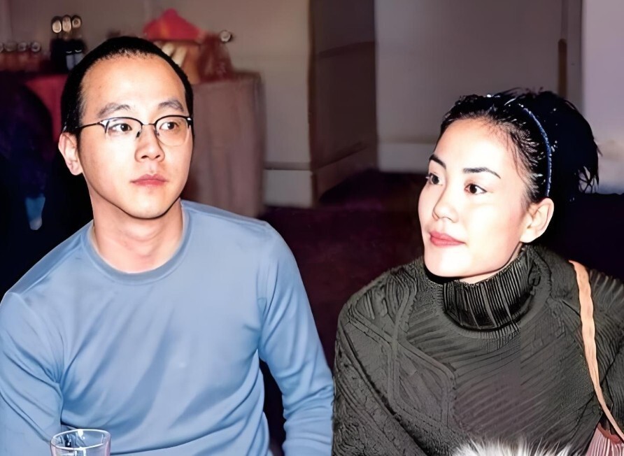 56岁王菲没想到，自己那因出轨离婚的前夫窦唯，如今活成了这样