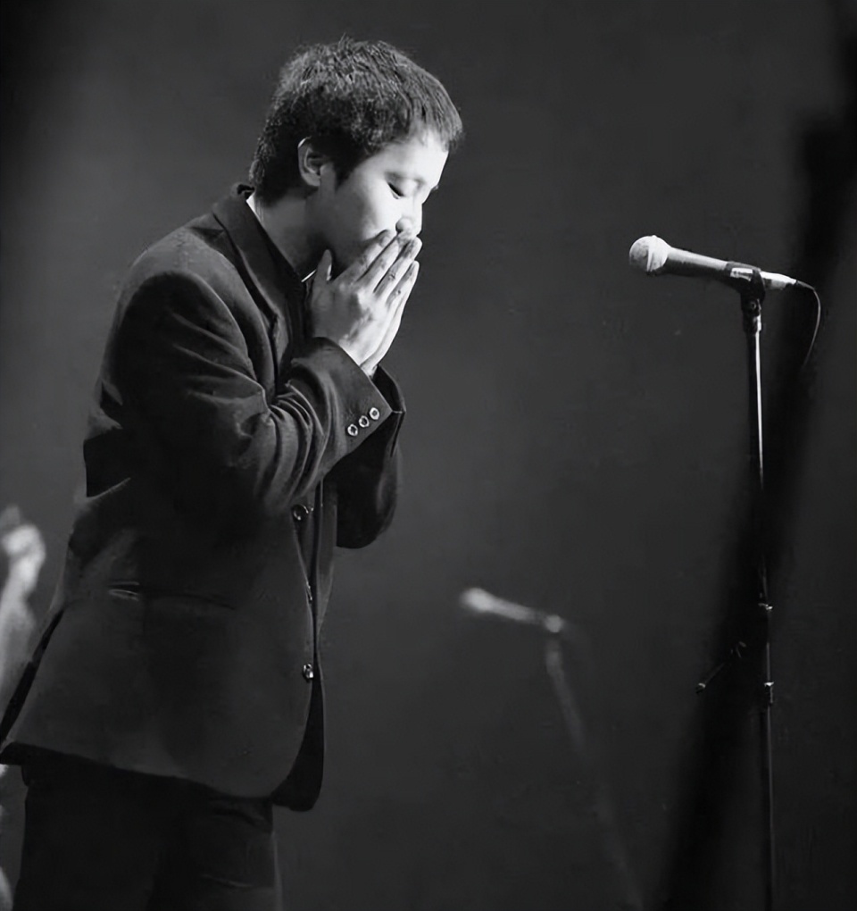 56岁王菲没想到，自己那因出轨离婚的前夫窦唯，如今活成了这样