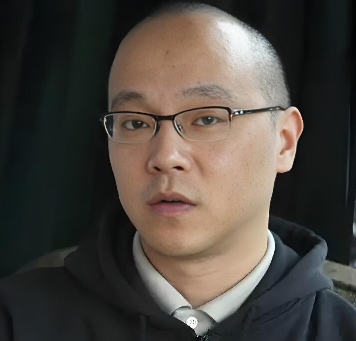 56岁王菲没想到，自己那因出轨离婚的前夫窦唯，如今活成了这样