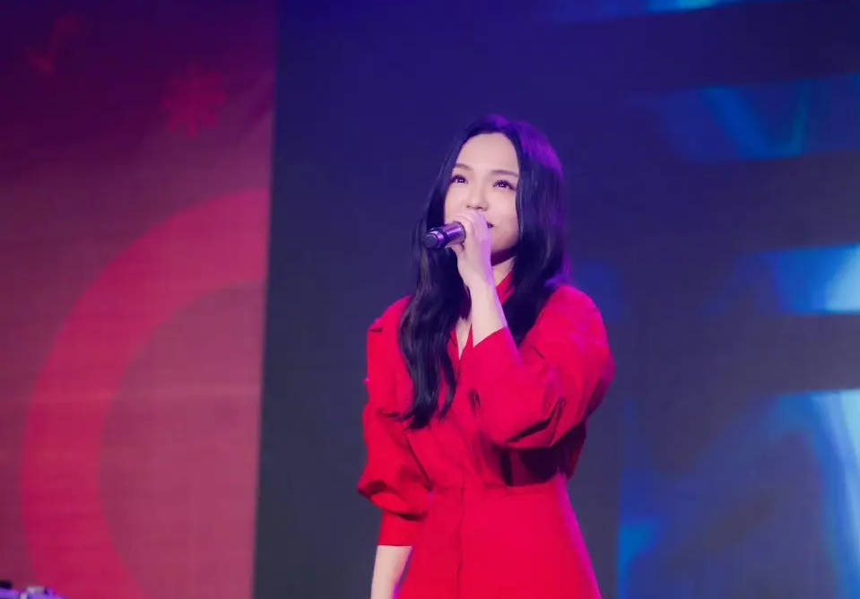 徐佳莹方回应三胎传闻！曾留言好友晒娃动态：我要再生一个