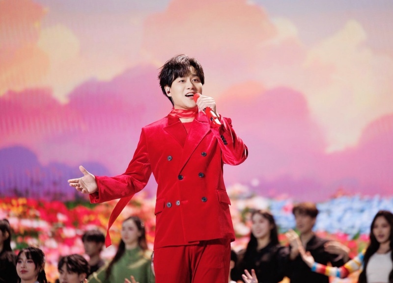 以“相拥”跨越时间：洛琦零点歌声点燃浙江卫视跨年夜，奏响2026温暖序曲