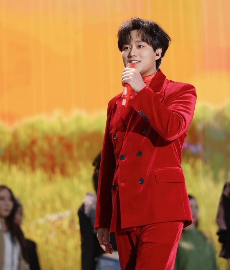 洛琦《相拥在一起》成2026浙江卫视跨年最强情感符号