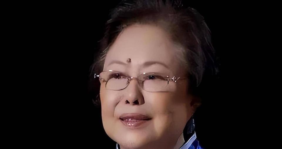 76岁斯琴高娃近况：瑞士老公已去世，垂垂老矣的她却越开越艳