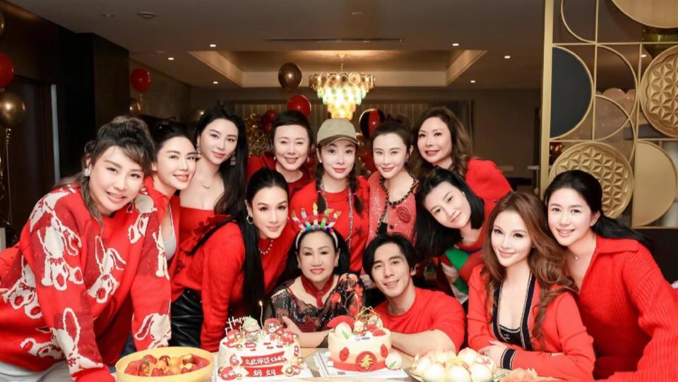 钟丽缇大女儿回北京，零下10度只穿皮夹克，张伦硕把羽绒服脱给她