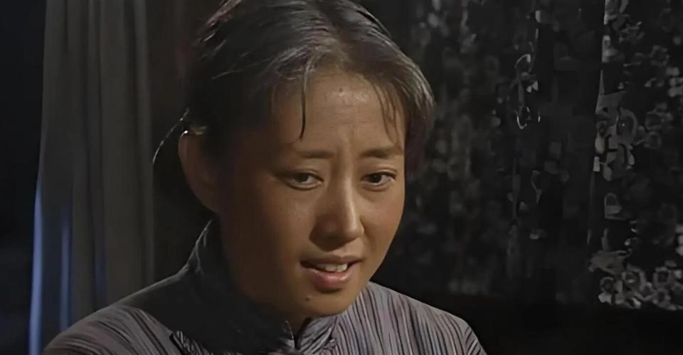 人民日报点名刘敏涛，释放两大信号，原来靳东一个字都没说错