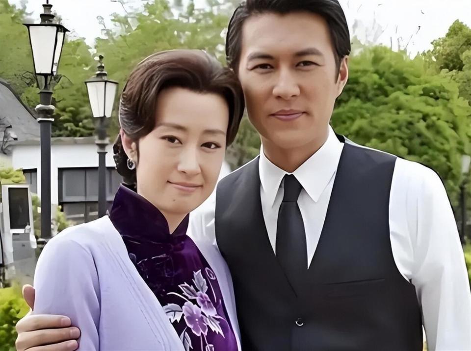 人民日报点名刘敏涛，释放两大信号，原来靳东一个字都没说错