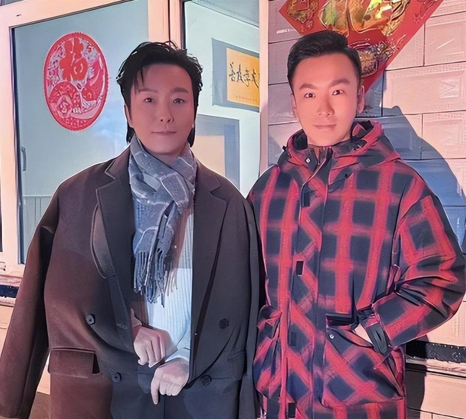 善恶终有报！47岁跌落神坛的李玉刚，终是活成了跳梁小丑