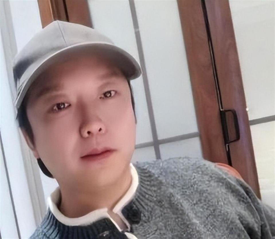 善恶终有报！47岁跌落神坛的李玉刚，终是活成了跳梁小丑