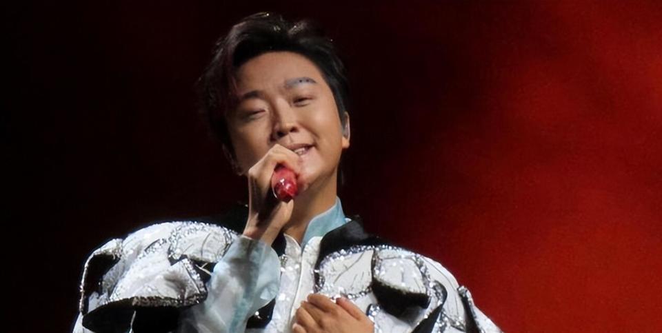 善恶终有报！47岁跌落神坛的李玉刚，终是活成了跳梁小丑