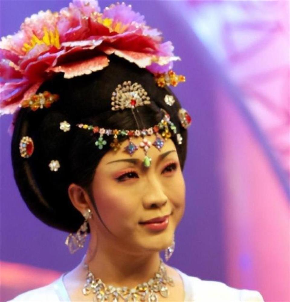 善恶终有报！47岁跌落神坛的李玉刚，终是活成了跳梁小丑