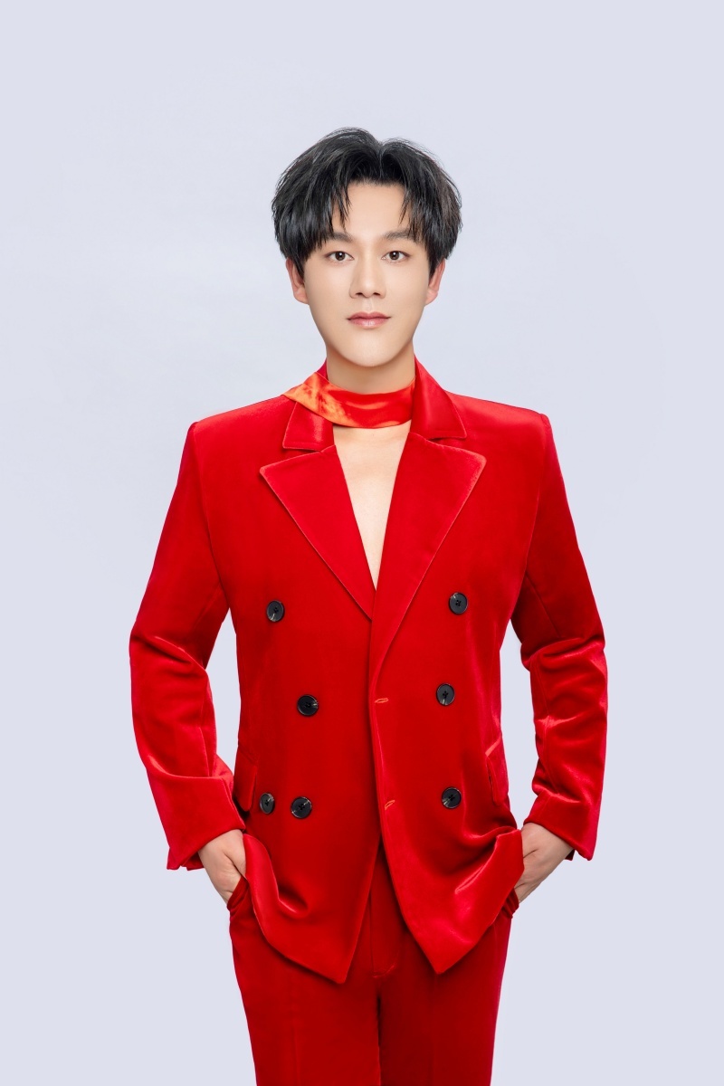 洛琦现身2026全球华人春晚彩排倾情预热除夕夜