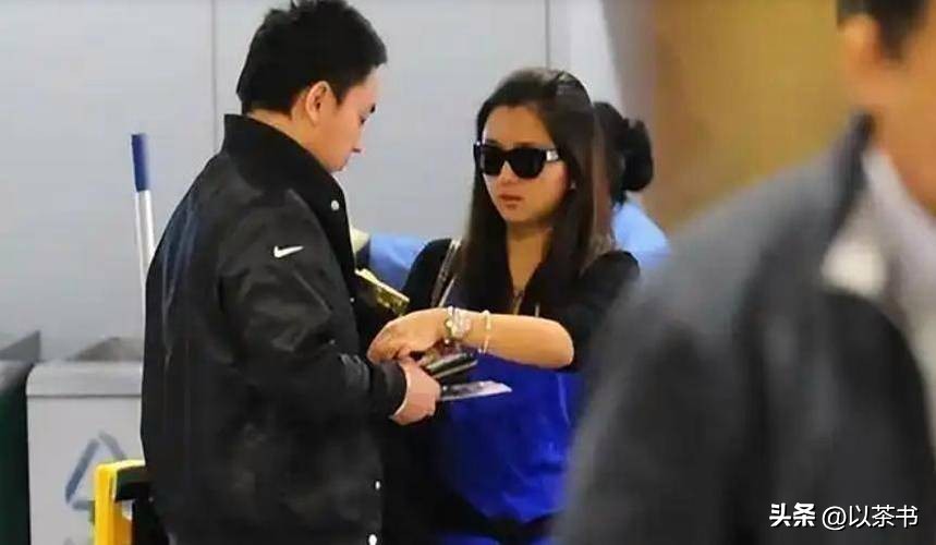 分手15年，释小龙何洁境遇大有不同，一个新戏不断，一个养不起娃