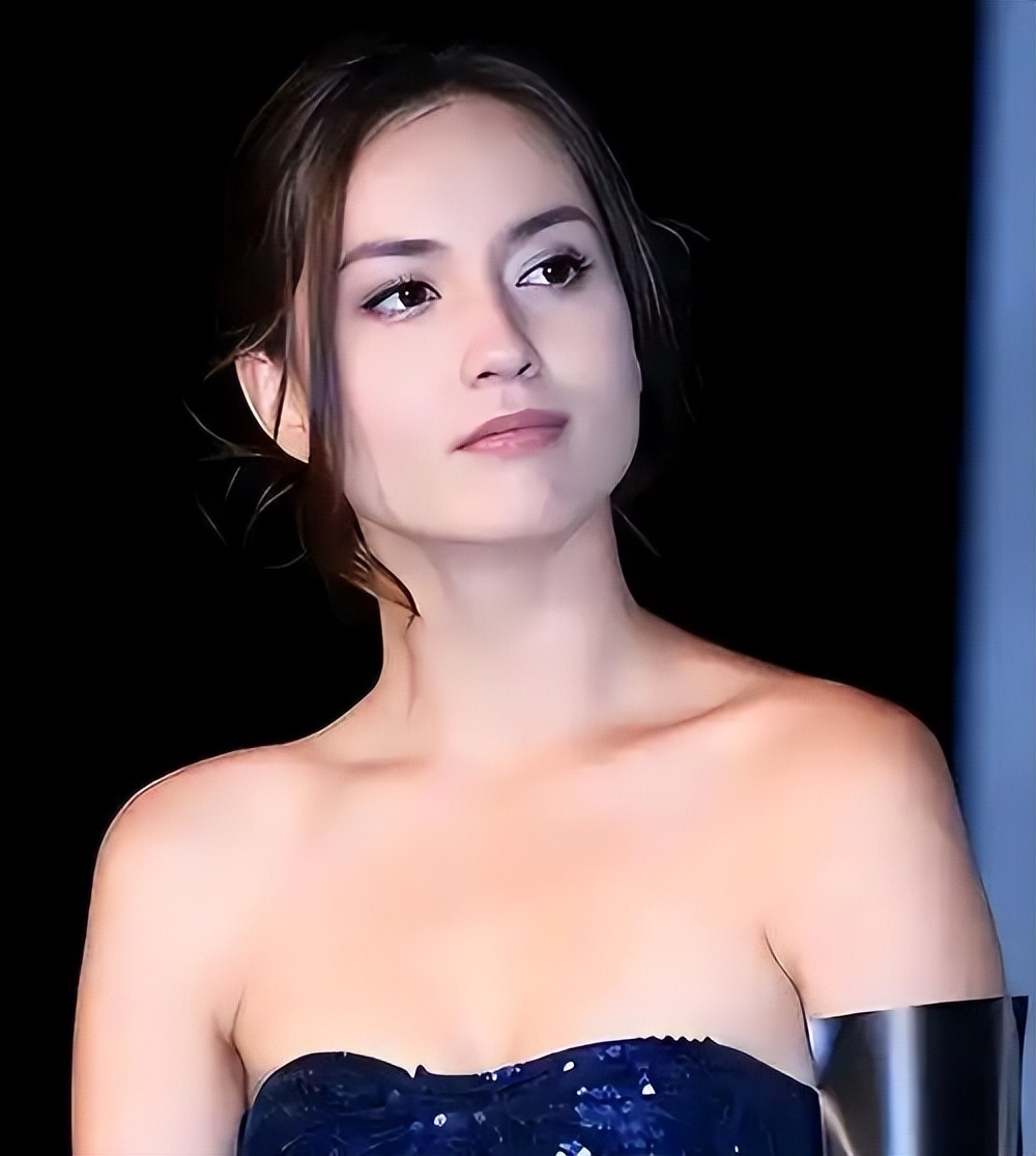 她为富豪5年生下4个孩子,拿到5亿分手费后离开了,如今她怎样了 她为富豪5年生下4个孩子,拿到5亿分手费后离开了,如今她怎样了