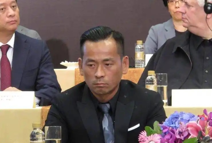 她为富豪5年生下4个孩子,拿到5亿分手费后离开了,如今她怎样了 她为富豪5年生下4个孩子,拿到5亿分手费后离开了,如今她怎样了