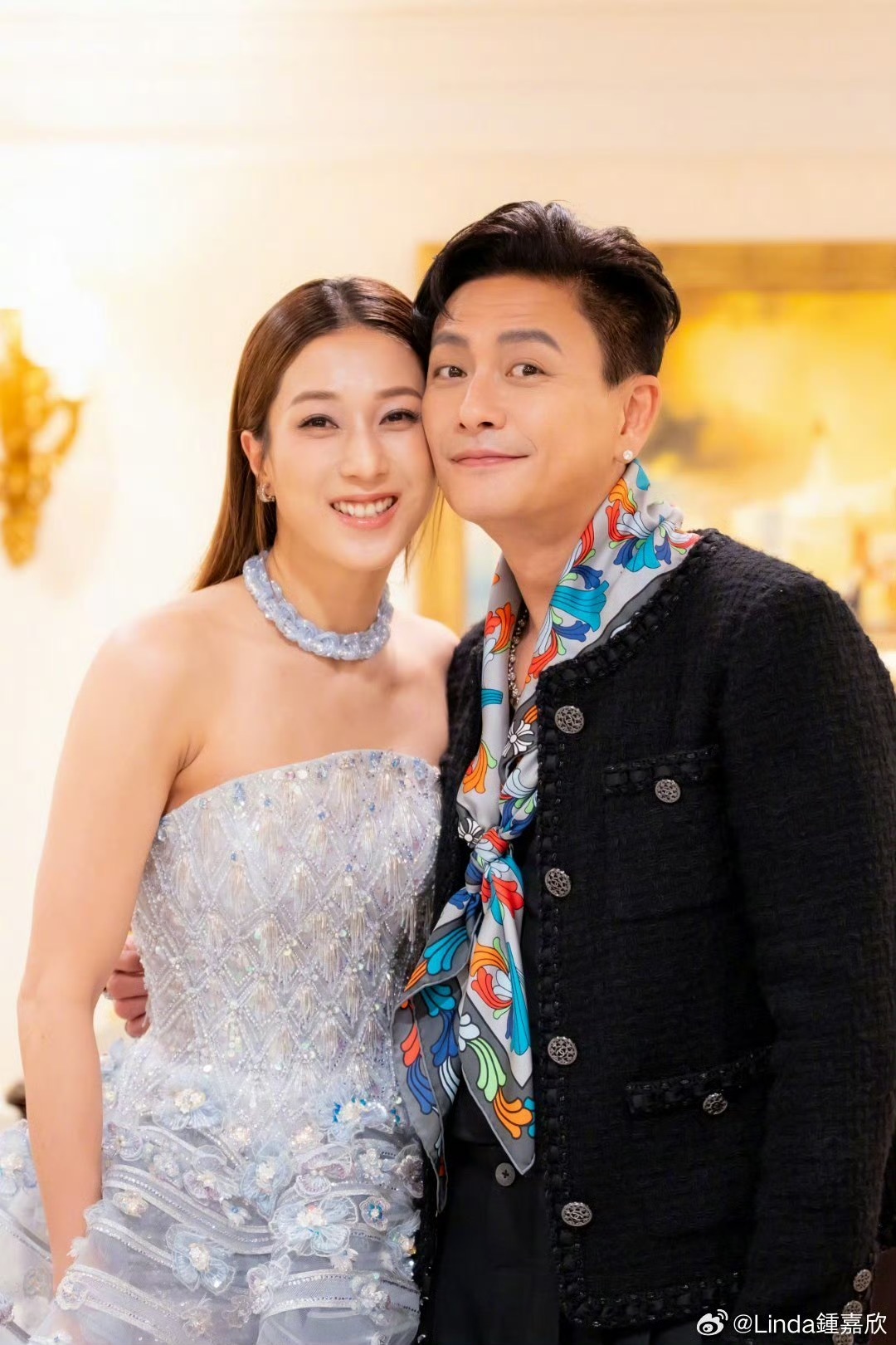 TVB昔日经典荧幕cp罕合体！女方晒亲密合照，男方竟被错认成林峯