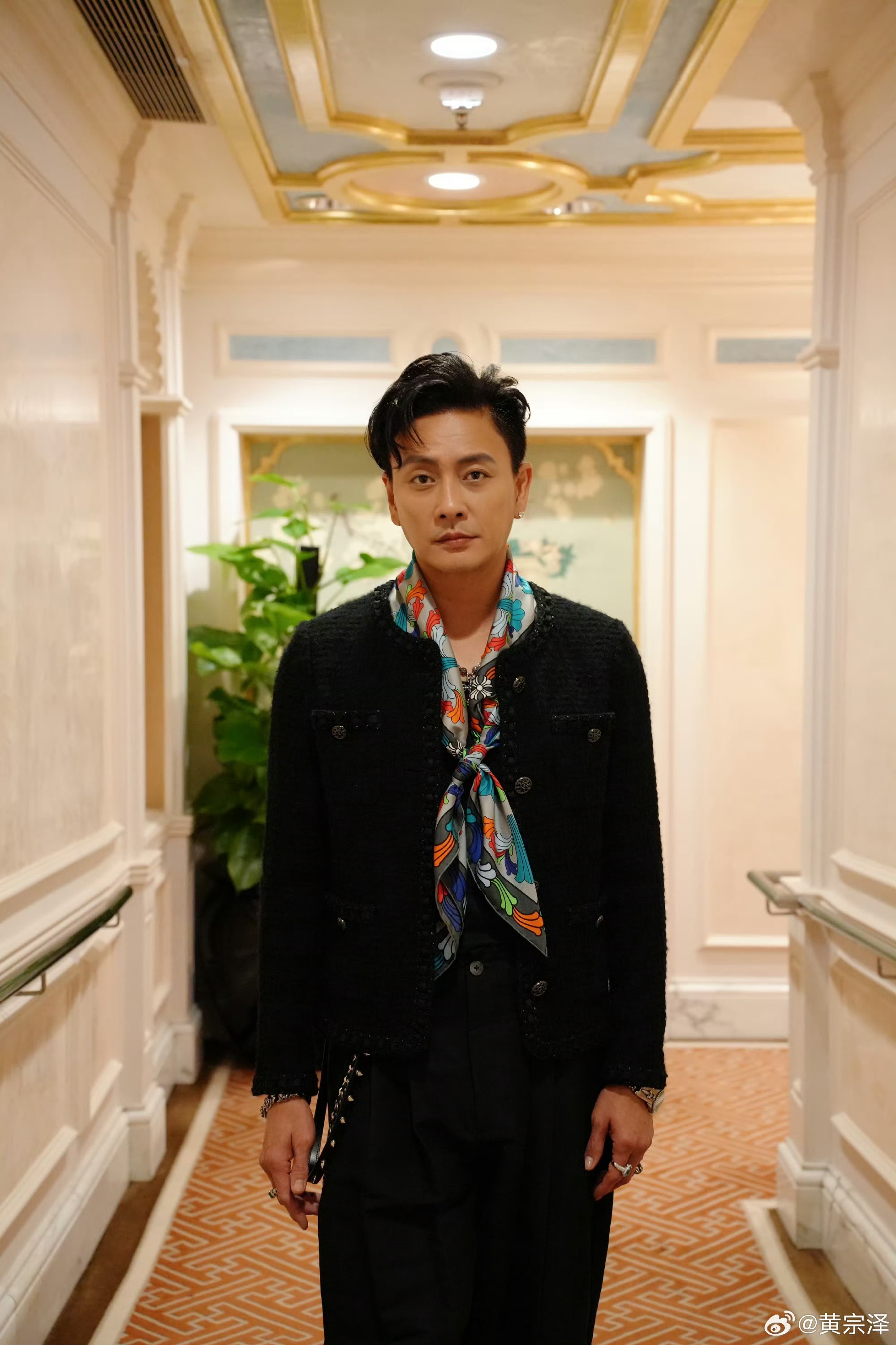 TVB昔日经典荧幕cp罕合体！女方晒亲密合照，男方竟被错认成林峯