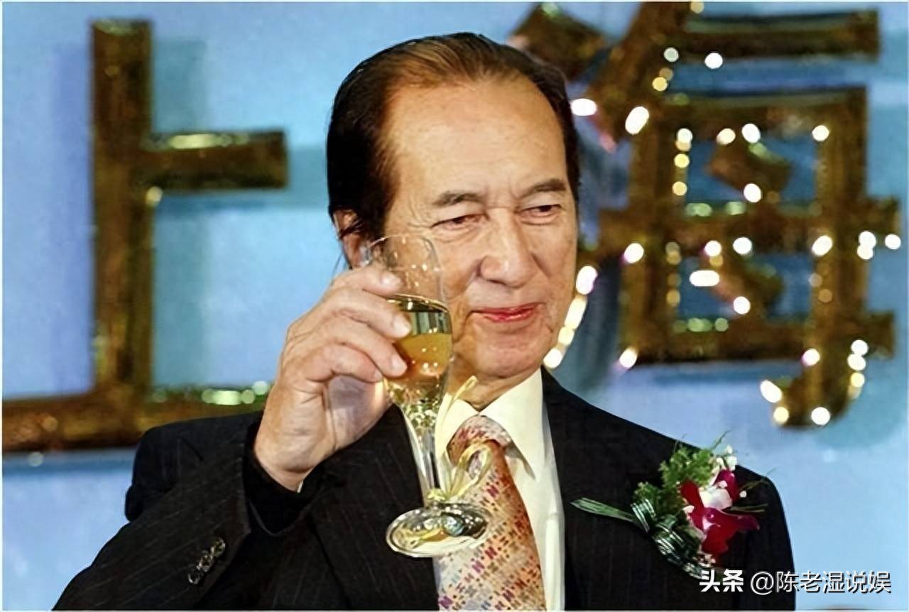 为豪门连生四子，丈夫去世不争遗产，如今4个儿子一个比一个争气