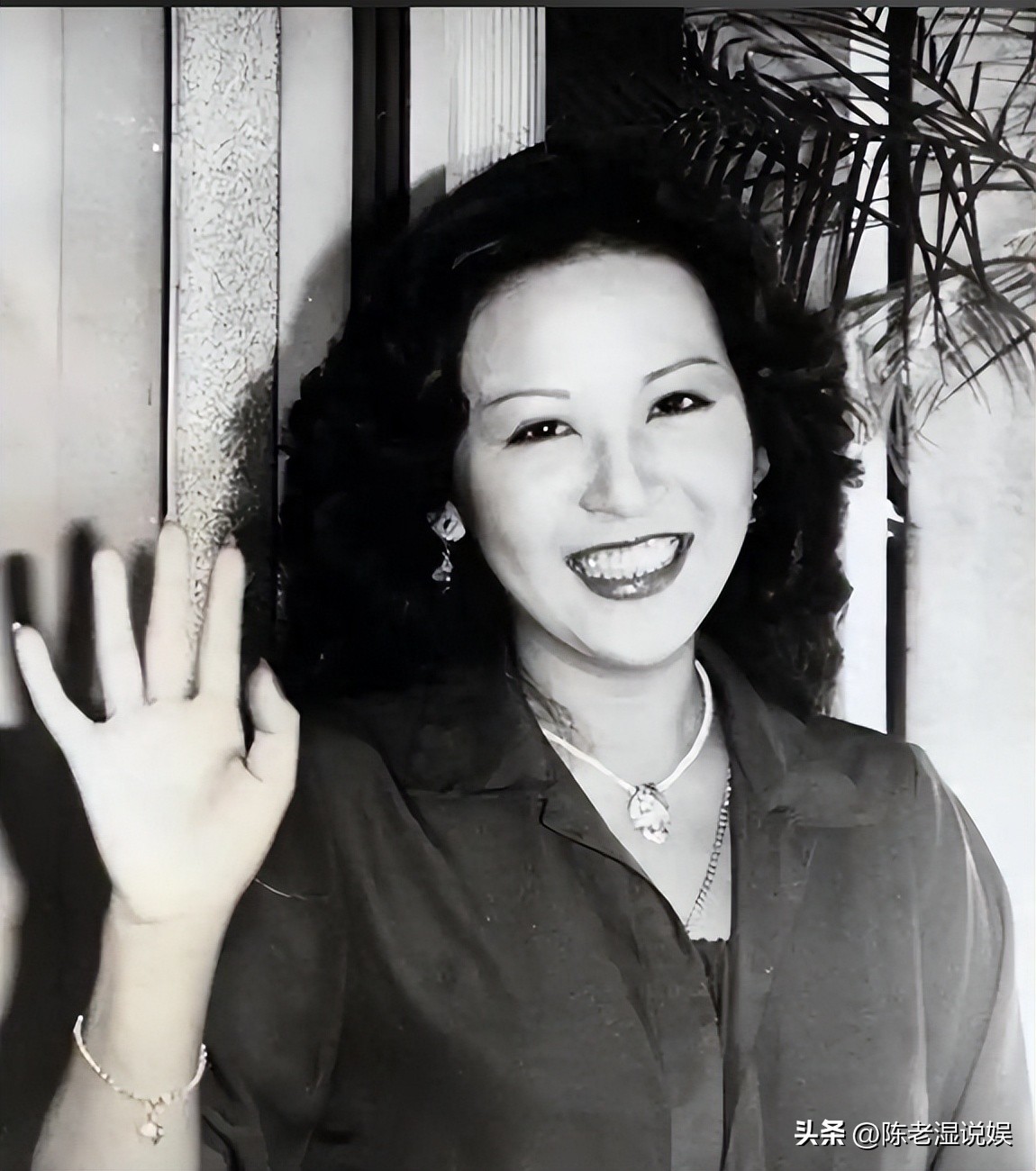 为豪门连生四子，丈夫去世不争遗产，如今4个儿子一个比一个争气