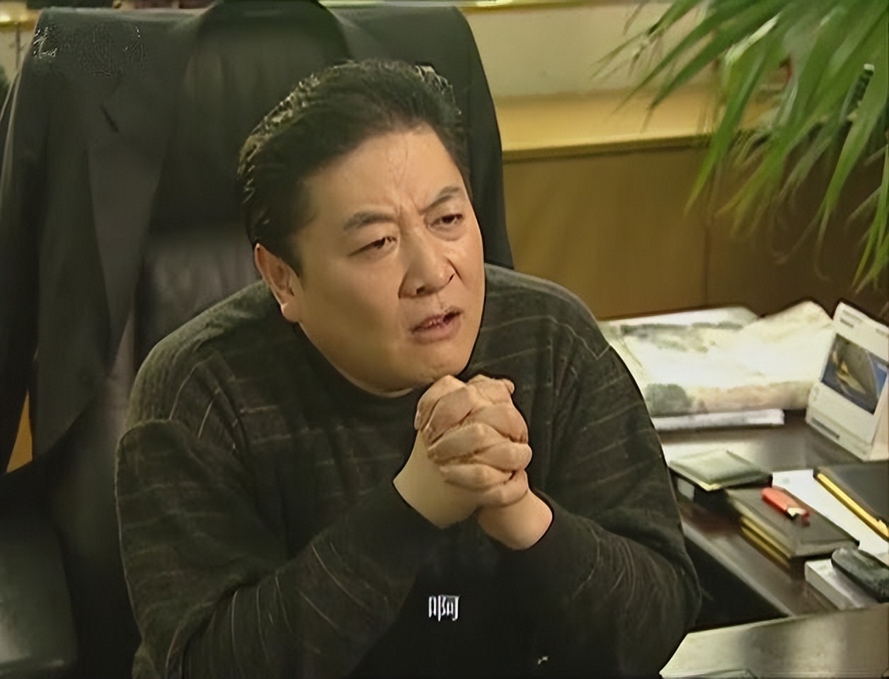 他三婚三离，发妻再嫁李幼斌，65岁独自抚养3个娃，生活悠哉幸福