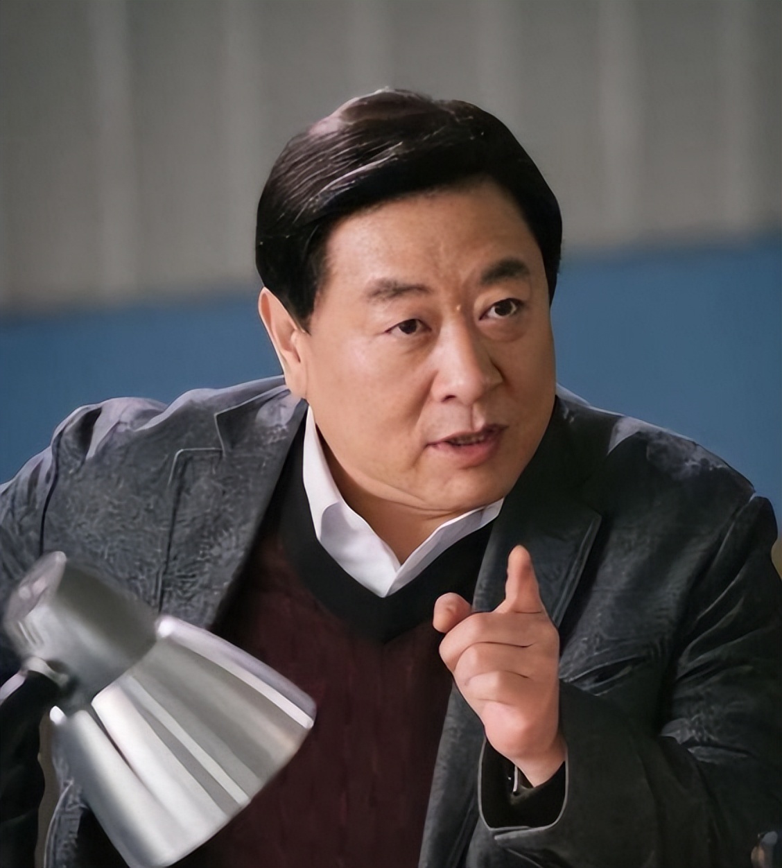 他三婚三离，发妻再嫁李幼斌，65岁独自抚养3个娃，生活悠哉幸福