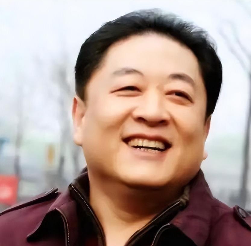 他三婚三离，发妻再嫁李幼斌，65岁独自抚养3个娃，生活悠哉幸福