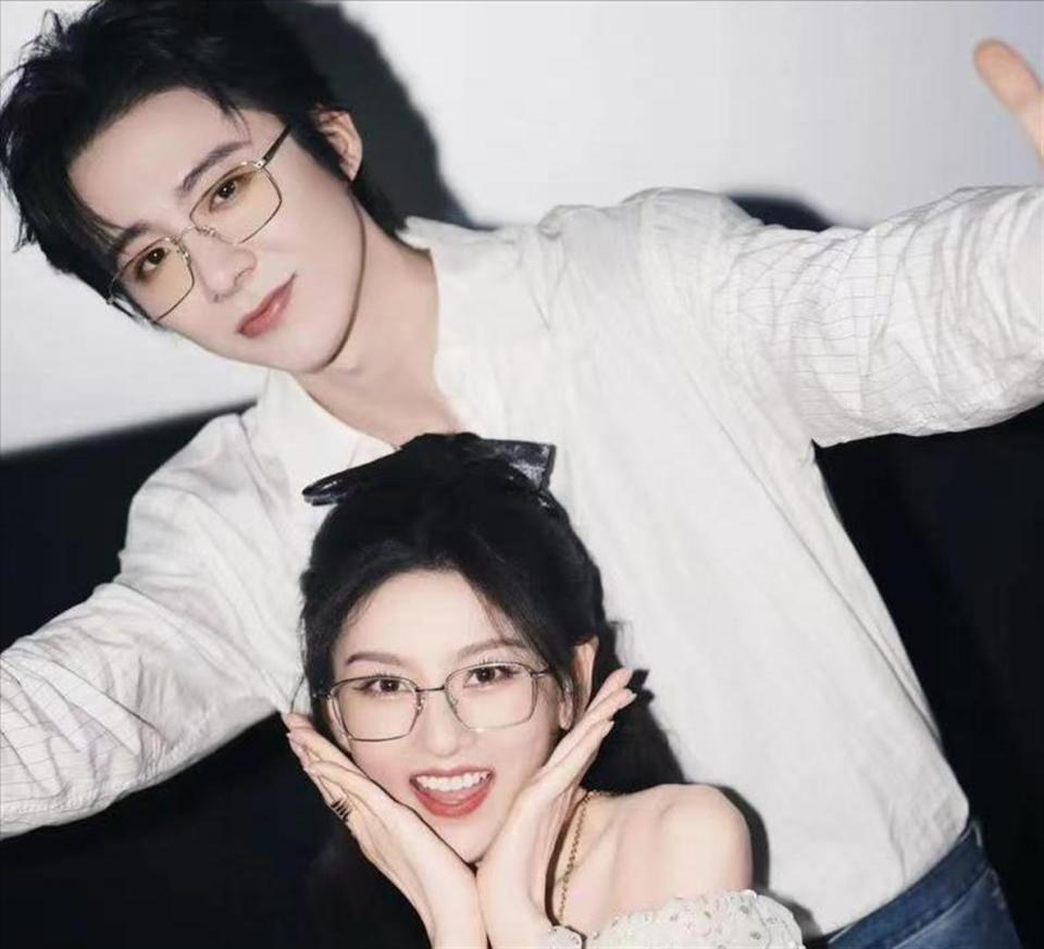 炸穿热搜：CP绯闻、小号疑云、抄袭风波，女神惨变，关晓彤最意外