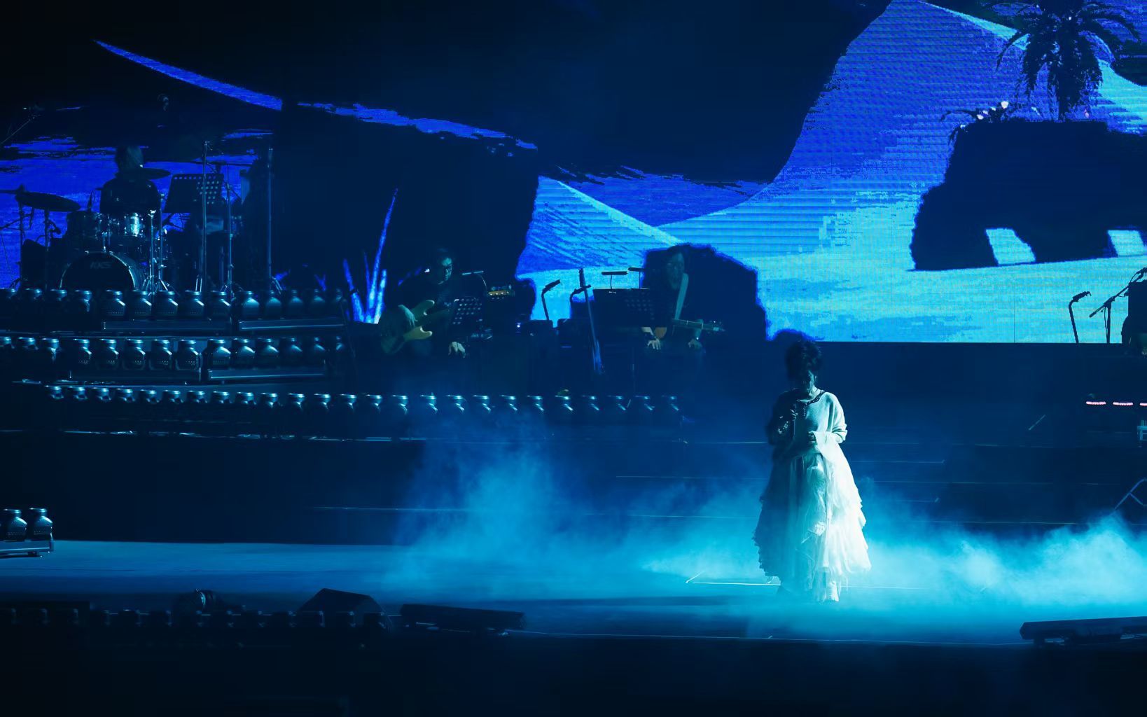 齐豫「风采依旧·在」厦门开唱!2.0版体育馆首秀,闽南语彩蛋惊喜满满 齐豫「风采依旧·在」厦门开唱!2.0版体育馆首秀,闽南语彩蛋惊喜满满