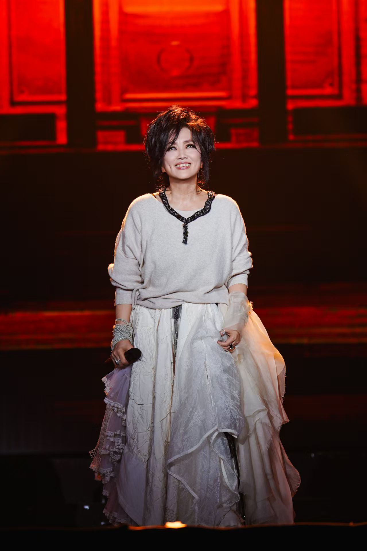 齐豫「风采依旧·在」厦门开唱!2.0版体育馆首秀,闽南语彩蛋惊喜满满 齐豫「风采依旧·在」厦门开唱!2.0版体育馆首秀,闽南语彩蛋惊喜满满