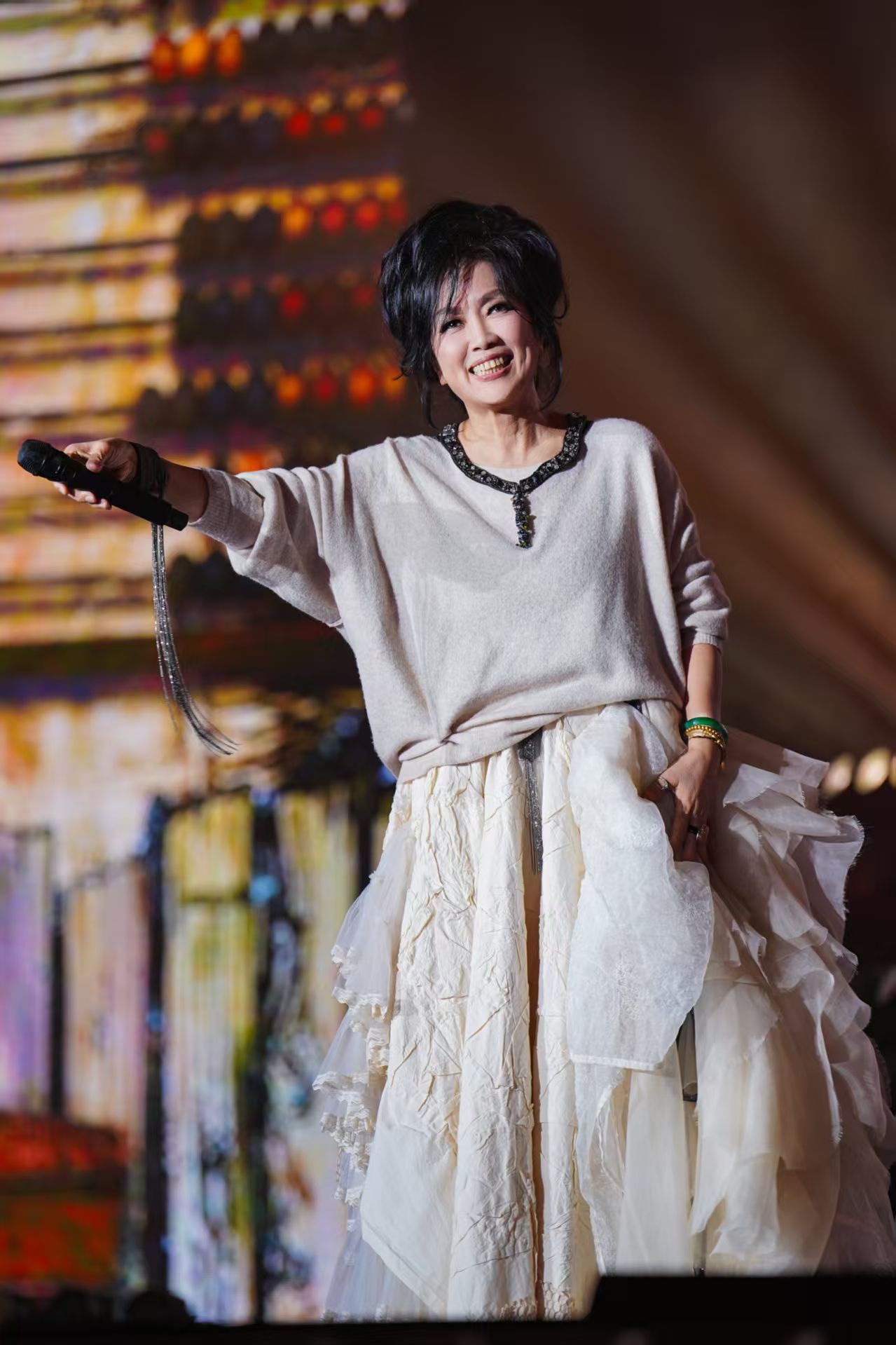 齐豫「风采依旧·在」厦门开唱!2.0版体育馆首秀,闽南语彩蛋惊喜满满 齐豫「风采依旧·在」厦门开唱!2.0版体育馆首秀,闽南语彩蛋惊喜满满