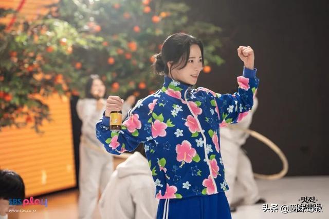 她一出场,我就知道这剧稳了 她一出场,我就知道这剧稳了